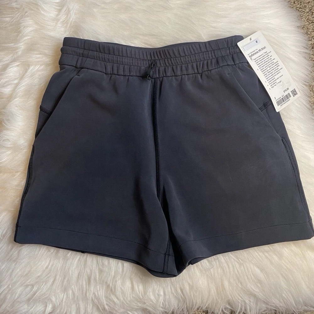 NWT size 2 Lululemon Softstreme High Rise Short 4” Black